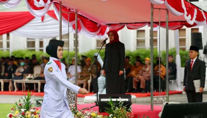 Pimpin Upacara Harkitnas, Bupati Ipuk: Jadikan Semangat Kebangkitan Pemantik Gotong Royong Tuntaskan Kemiskinan