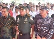 Kodaeral V Bersama Forkopimda Kota Surabaya Hadiri Kegiatan Sosial Penyaluran Bantuan 200 Unit Becak Listrik Presiden RI di Surabaya