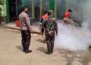 Mobilitas Tinggi Babinsa Sokobanah Dampingi Fogging di Ponpes Langgar Anyar
