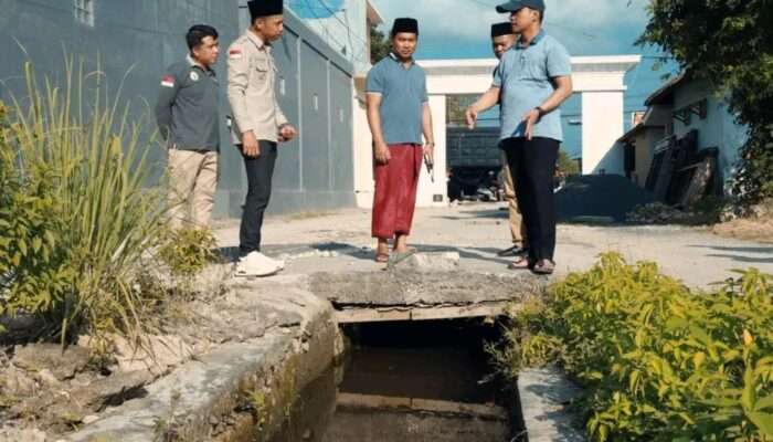 Solusi Banjir dan Potensi Wisata: Bupati Lukman Hakim Tinjau Drainase serta Saung Mangrove Arosbaya, Wujudkan Desa Tangguh dan Berdaya