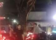 Respon Cepat Layanan Hotline 110, Polsek Waru Evakuasi Pohon Tumbang di Kedungrejo