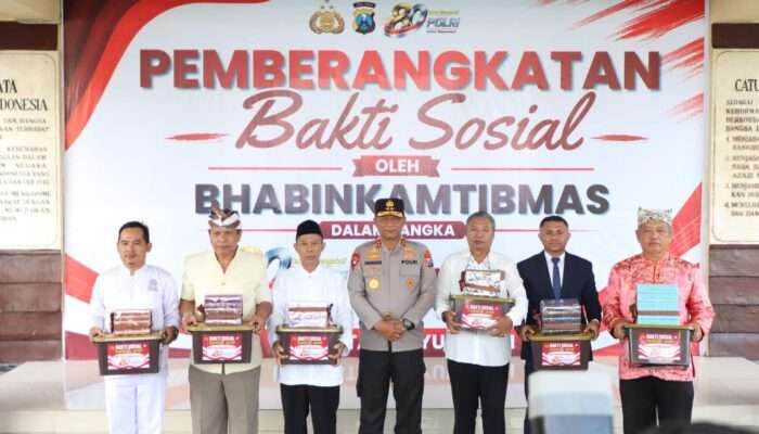 Sambut Hari Bhayangkara ke-80 Kapolda Jatim Bagikan 2.055 Kitab Suci