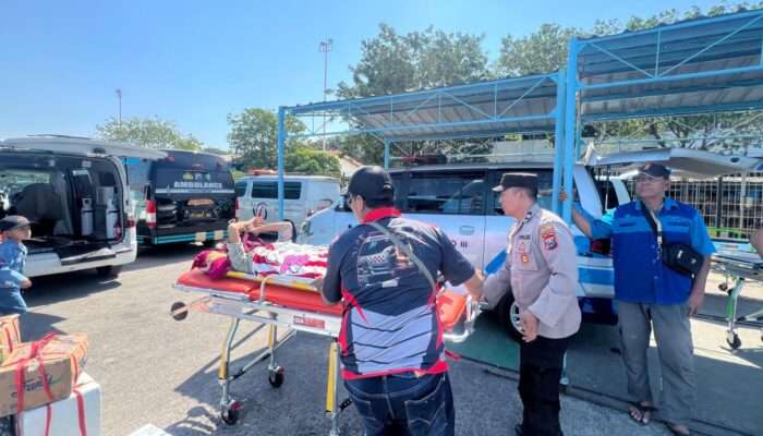 Polres Gresik Beri Layanan Ambulans Gratis untuk Masyarakat