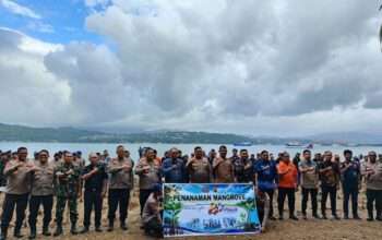 Kodaeral IX Hadiri Penanaman Mangrove Bersama di Teluk Ambon