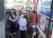 Pastikan Stok Solar Aman, Gubernur Khofifah Sidak SPBU Karanglo Malang