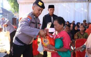 Revitalisasi Masjid Panggilan Sujud, Wakapolri Santuni 25 Anak Yatim di Lembang