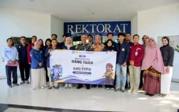 Rektor UHT Lepas Kontingen P2MW Menuju KMI Expo 2026 di Purwokerto