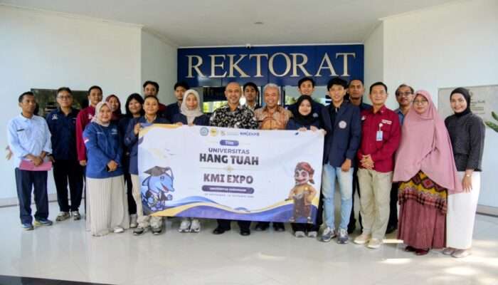Rektor UHT Lepas Kontingen P2MW Menuju KMI Expo 2026 di Purwokerto